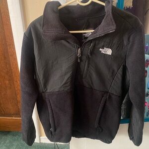 Size large women’s Northface winter fleece jacket